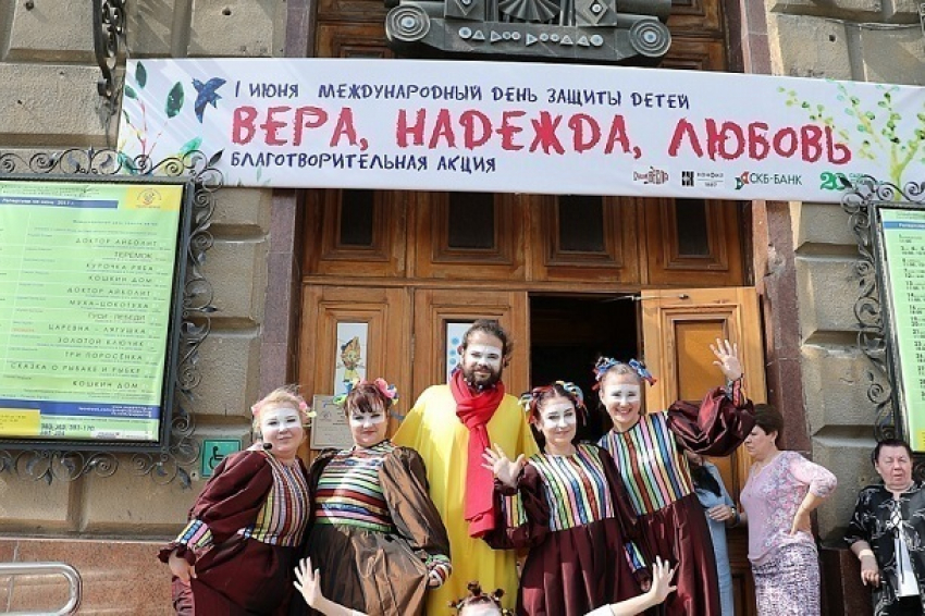 Андрей Бочаров решил подарить кукольному театру здание кинотеатра «Победа"