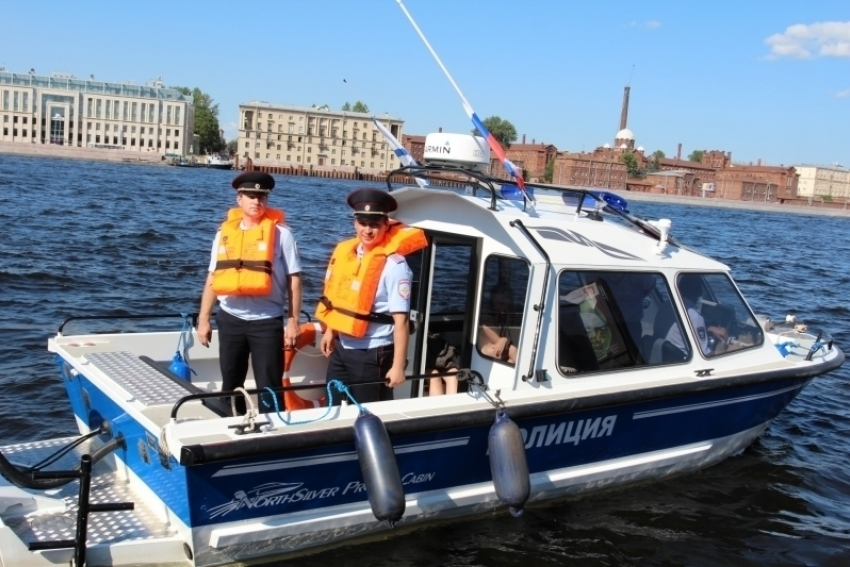 На капитана затонувшего под Волгоградом катера с десятком пассажиров на борту возбуждено дело 