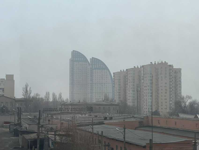 Пыль со стороны Казахстана и Туркменистана обрушилась на Волгоград