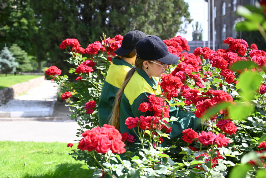 «Красный октябрь» трудоустраивает школьников на время летних каникул