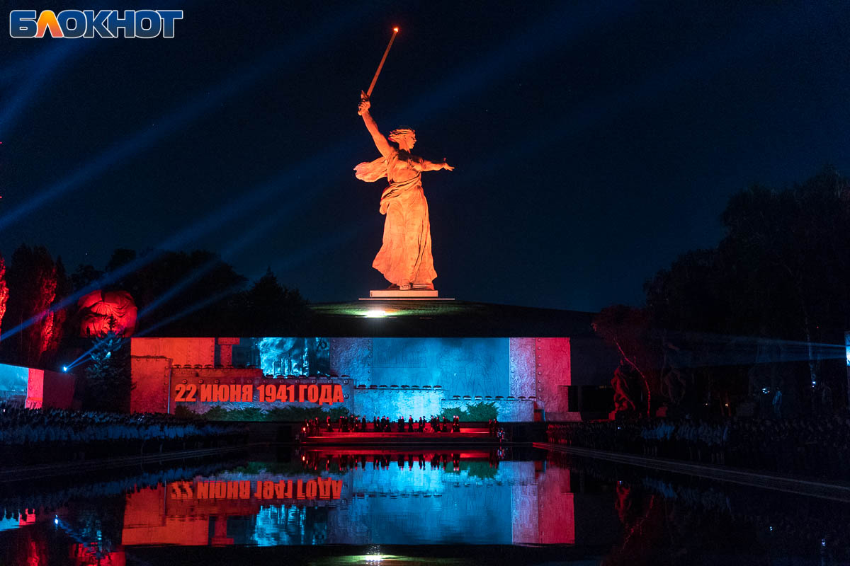 Террористы атакуют блогеров Нечаевых, Уткин стремится к 200 кг,  Человек-паук изучает нашу водку: итоги 24 октября в Волгограде