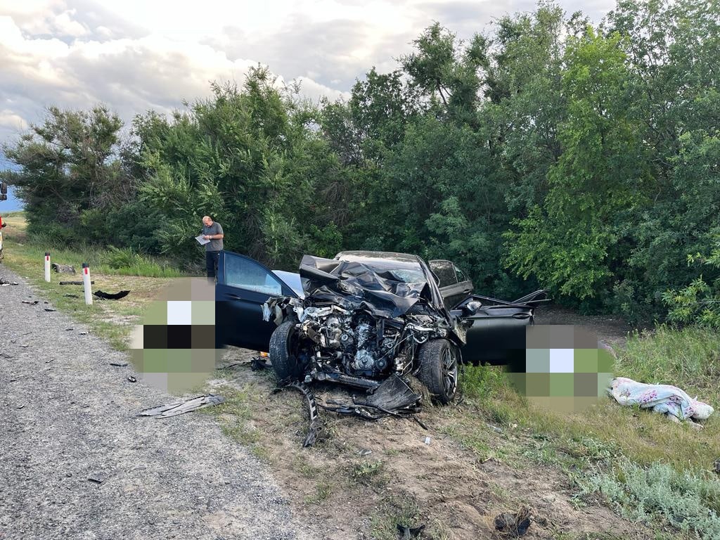 В жутком ДТП под Волгоградом погибли ребенок и взрослый