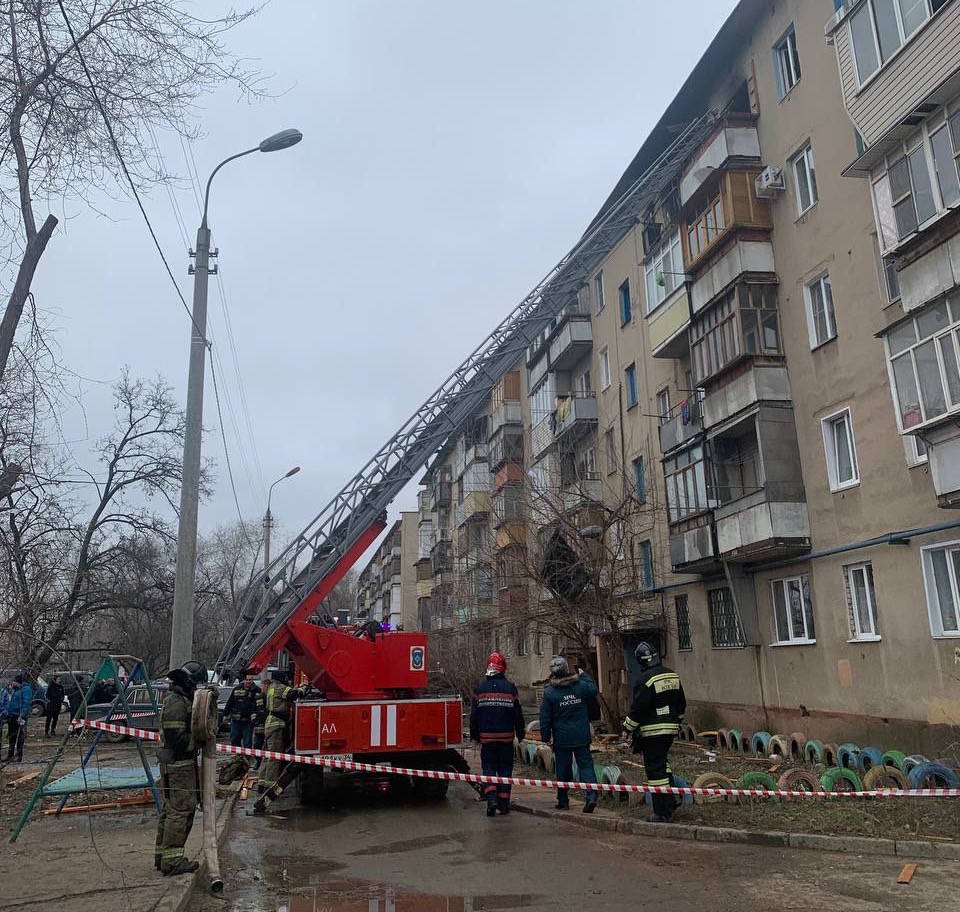 Под Волгоградом мужчина выпрыгнул с балкона горящей квартиры