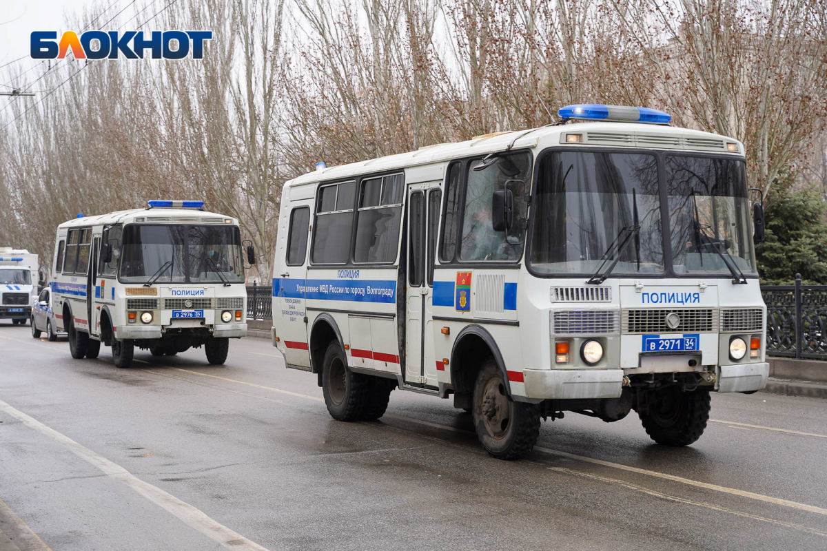 В центр Волгограда стянули полицию