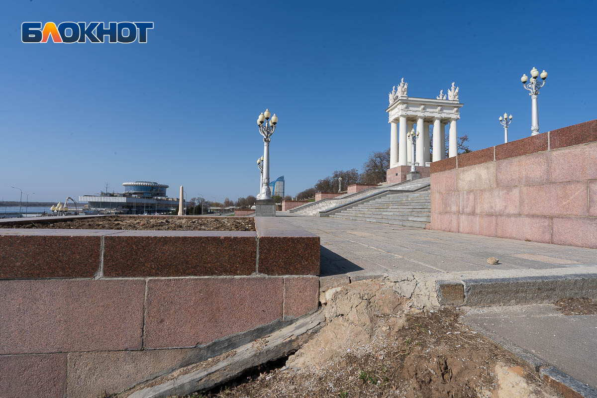 Фирму учредили чиновники: кто зарабатывает на главных стройках Волгограда