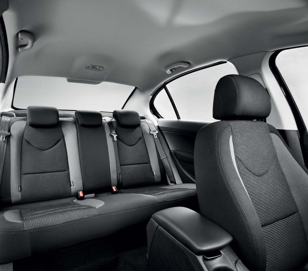 Пежо прансторный салон.jpg