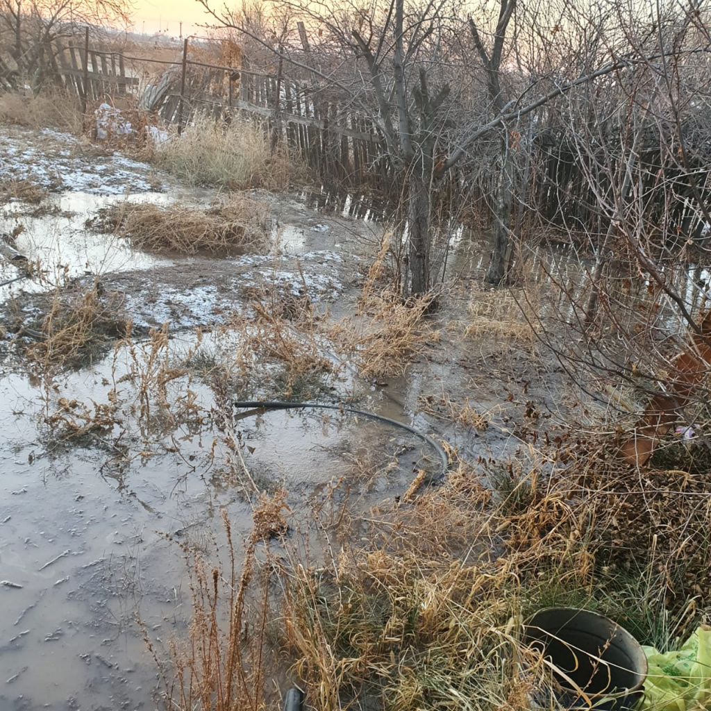 Ночь не продержимся - вода будет в домах»: из-за коммунальной аварии  затопило юг Волгограда