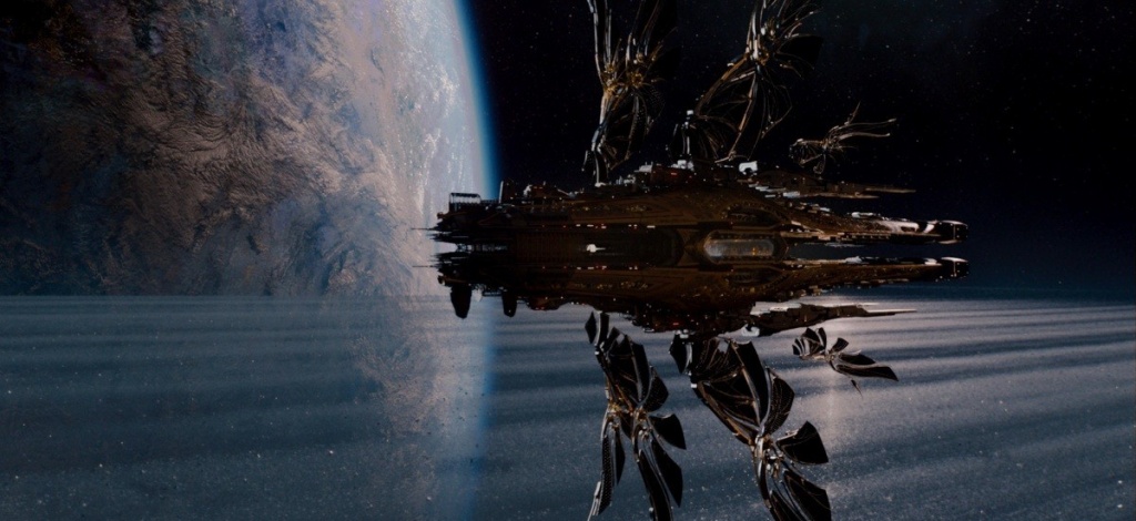 kinopoisk.ru-Jupiter-Ascending-2397389.jpg